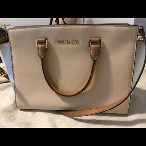Micheal kors satchel bag